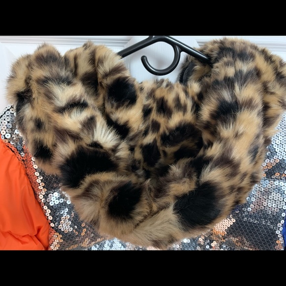 MOSCHINO x H&M 2018 Sequin-Accented Down Jacket - Picture 6 of 6